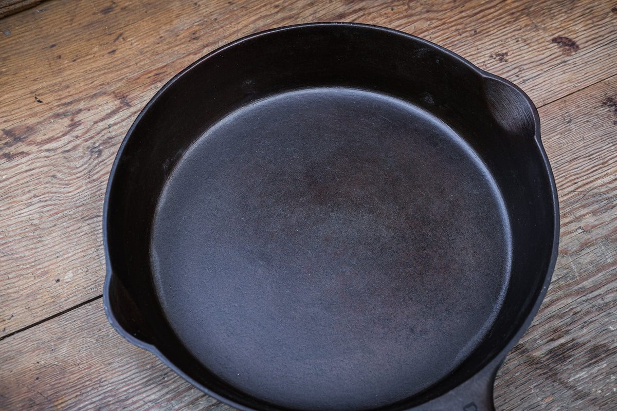 Griswold Cast Iron #8 – The Nickel Barn