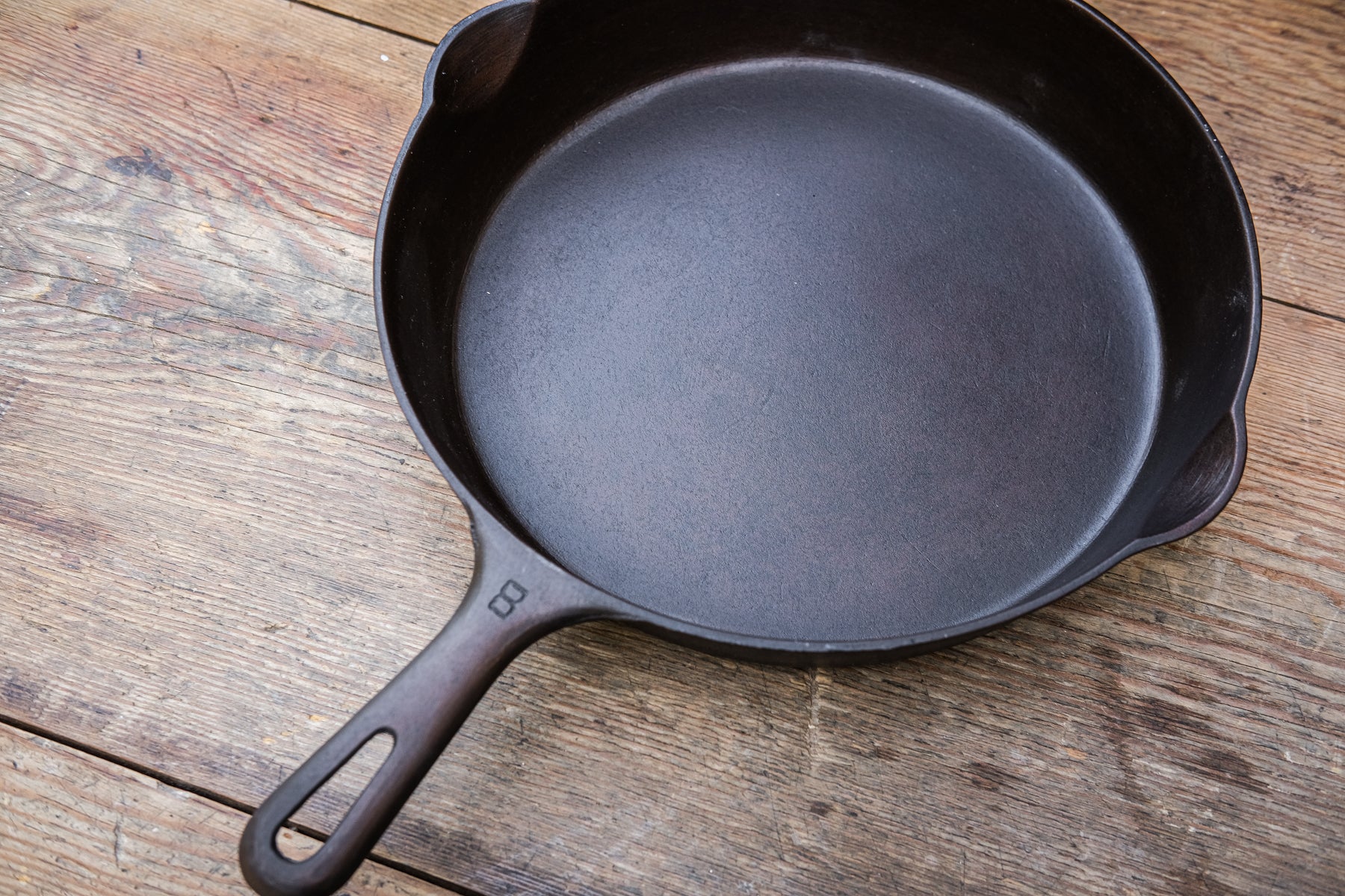 Griswold Cast Iron #8 – The Nickel Barn